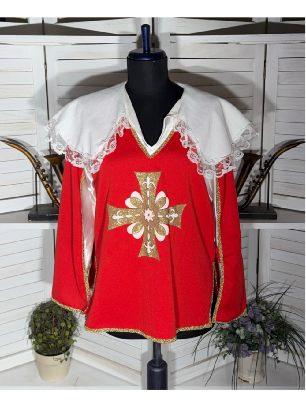 Vintage red musketeer costume top lace gold cross court jester ren fair cosplay